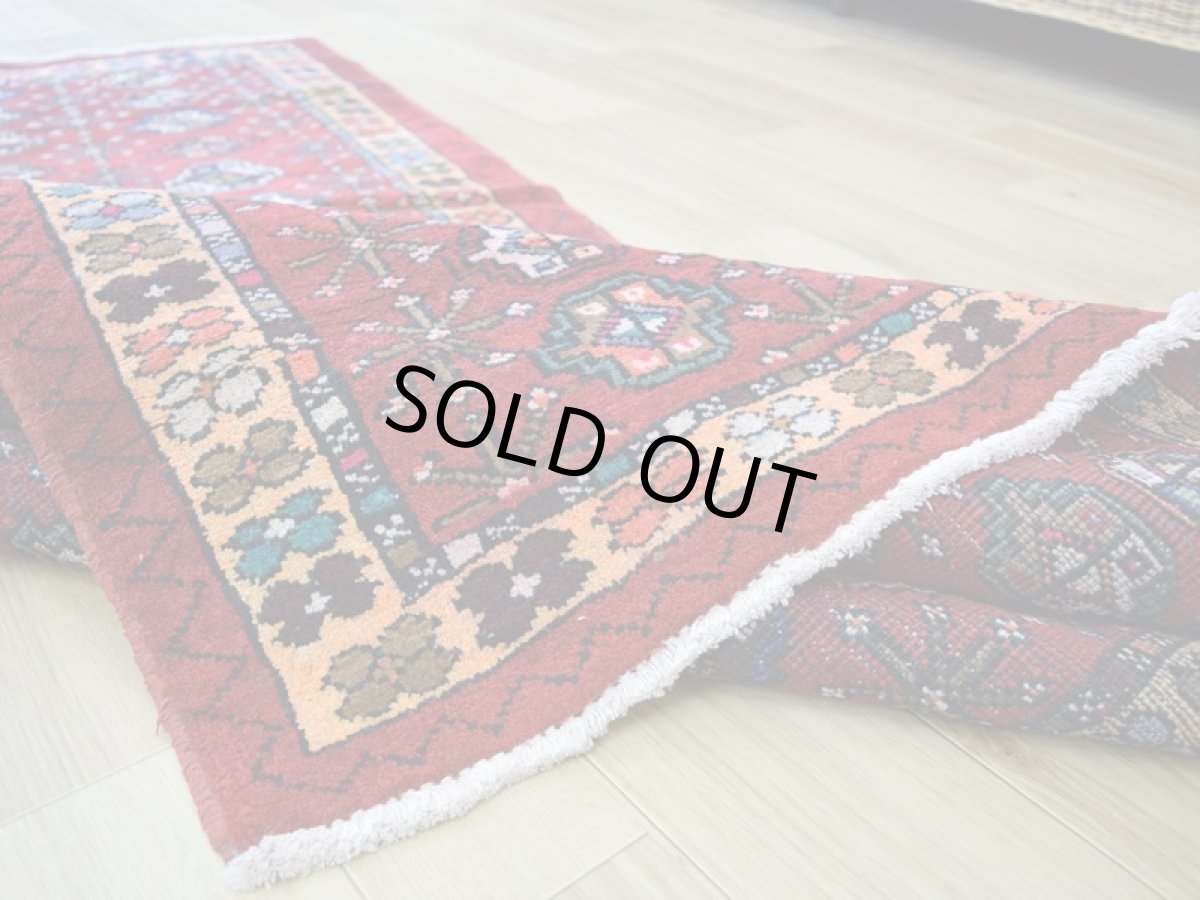 画像15: 良品 ペルシャ 部族絨毯 トルクメン 縦2m 横1.2m 2.2㎡ 〜3帖 リビング ダイニング 2〜3人掛けソファ センターテーブル サイズ 195 x 112 cm No.Z141 天然 肉厚 ウール 手織り トライバル ラグ 敷物 マット カーペット 幾何学模様 ヴィンテージ ビンテージ  赤 カラフル パステルカラー マルチカラー b-z141-195112h57-001 (15)