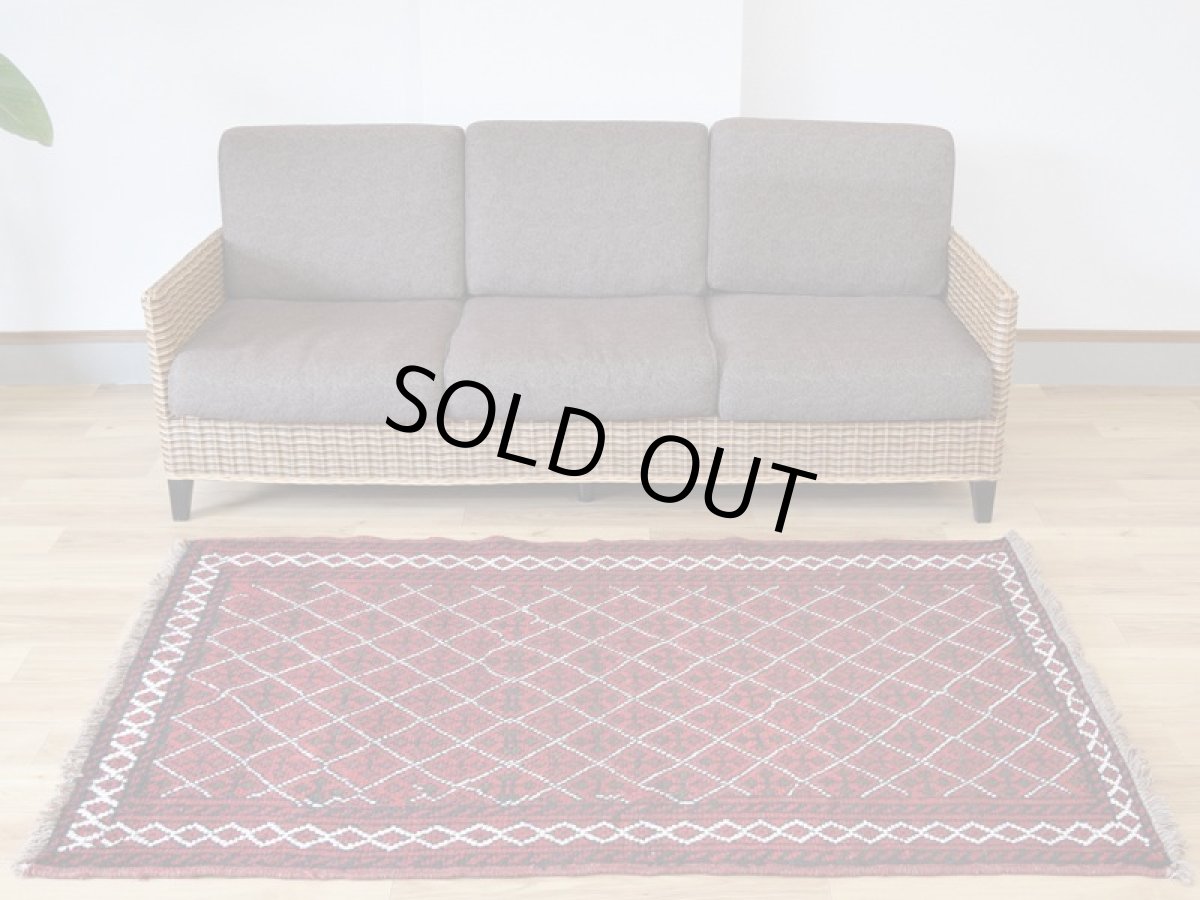 画像1: 中古品 ペルシャ 部族絨毯 グーチャン 縦1.7m 横1.1m 2㎡ 2人掛けソファ センターテーブル サイズ 168 x 110 cm No.Z183天然 肉厚 ウール 手織り トライバル ラグ 敷物 マット カーペット 幾何学模様 ヴィンテージ ビンテージ  赤 (1)