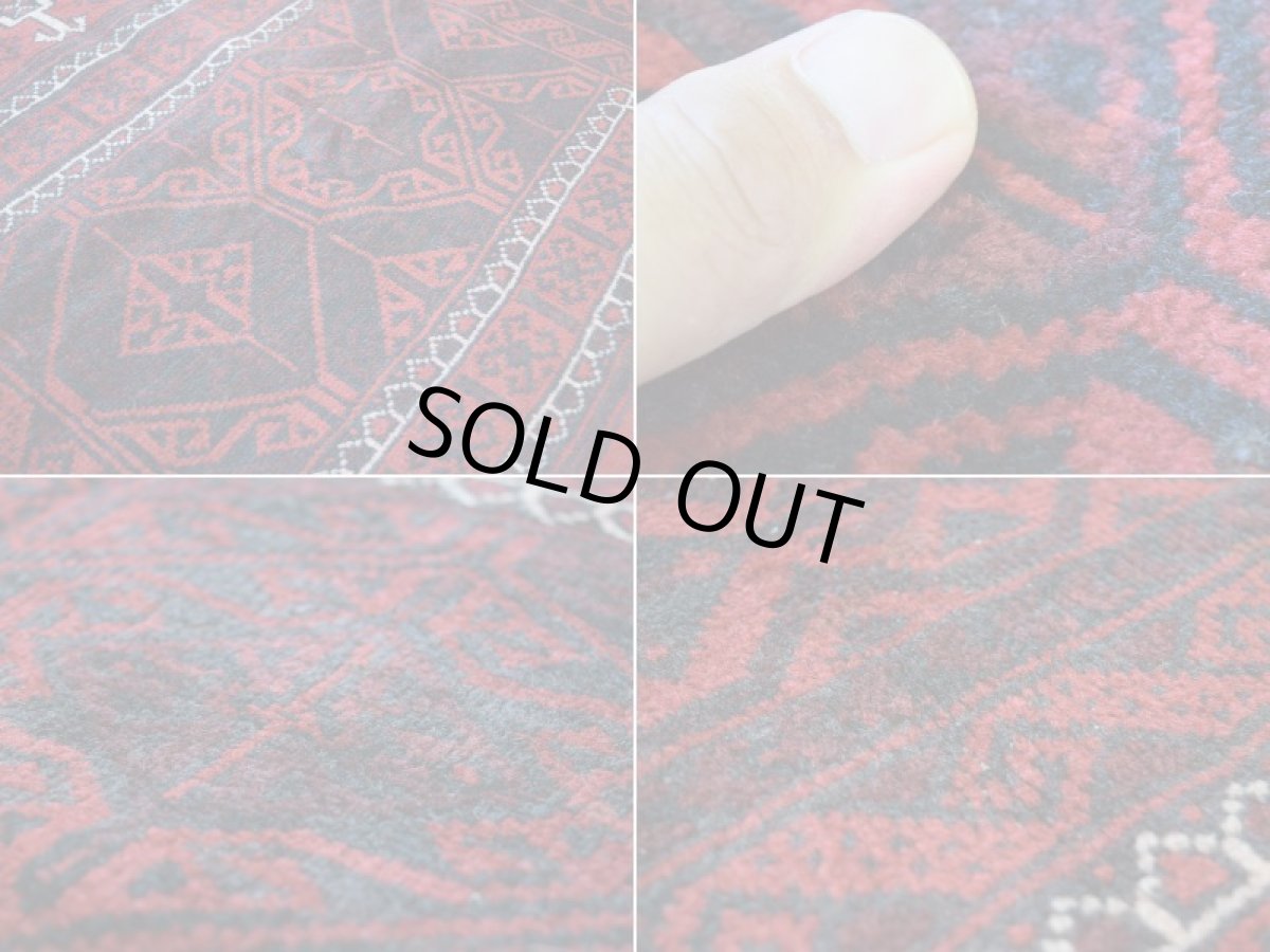 画像17: 中古品 ペルシャ 部族絨毯 バルーチ 縦2.1m 横1.1m 2.3㎡ 〜3帖 リビング ダイニング 2〜3人掛けソファ センターテーブル サイズ 210 x 107 cm No.Z175 天然 ウール 手織り トライバル ラグ 敷物 マット カーペット 幾何学模様 ヴィンテージ ビンテージ  c-z175-210107h57-001 (17)