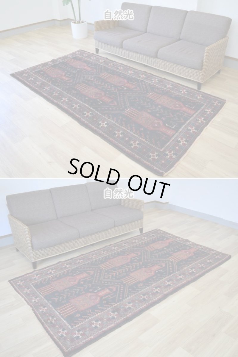 画像4: 中古品 ペルシャ 部族絨毯 バルーチ 縦2.4m 横1.3m 3㎡ 〜3帖 リビング ダイニング 2〜3人掛けソファ センターテーブル サイズ 240 x 125 cm No.Z171 天然 ウール 手織り トライバル ラグ 敷物 マット カーペット ゴルダニ柄 動物 アニマル 柄 ヴィンテージ ビンテージ  c-z171-240125h57-001 (4)