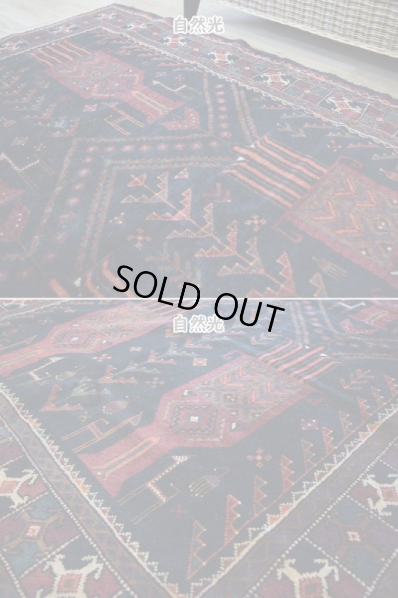 画像8: 中古品 ペルシャ 部族絨毯 バルーチ 縦2.4m 横1.3m 3㎡ 〜3帖 リビング ダイニング 2〜3人掛けソファ センターテーブル サイズ 240 x 125 cm No.Z171 天然 ウール 手織り トライバル ラグ 敷物 マット カーペット ゴルダニ柄 動物 アニマル 柄 ヴィンテージ ビンテージ  c-z171-240125h57-001 (8)