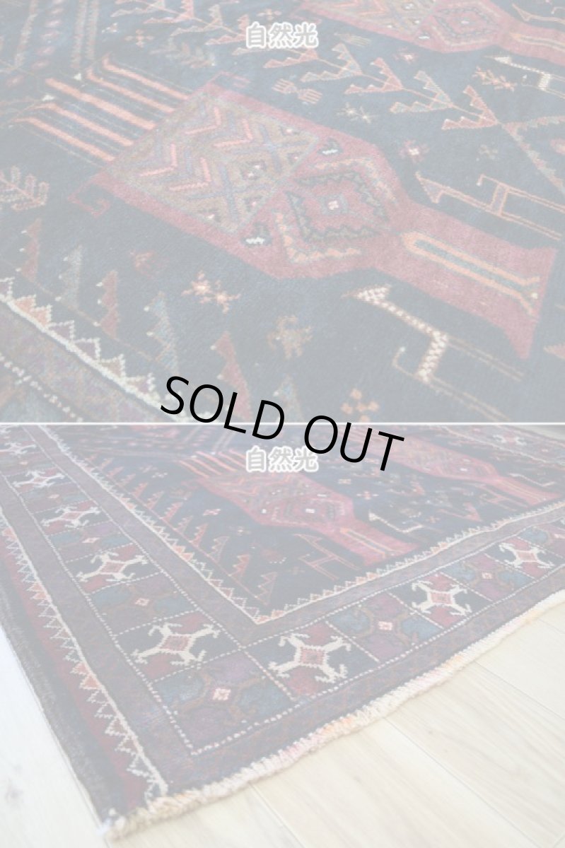 画像10: 中古品 ペルシャ 部族絨毯 バルーチ 縦2.4m 横1.3m 3㎡ 〜3帖 リビング ダイニング 2〜3人掛けソファ センターテーブル サイズ 240 x 125 cm No.Z171 天然 ウール 手織り トライバル ラグ 敷物 マット カーペット ゴルダニ柄 動物 アニマル 柄 ヴィンテージ ビンテージ  c-z171-240125h57-001 (10)