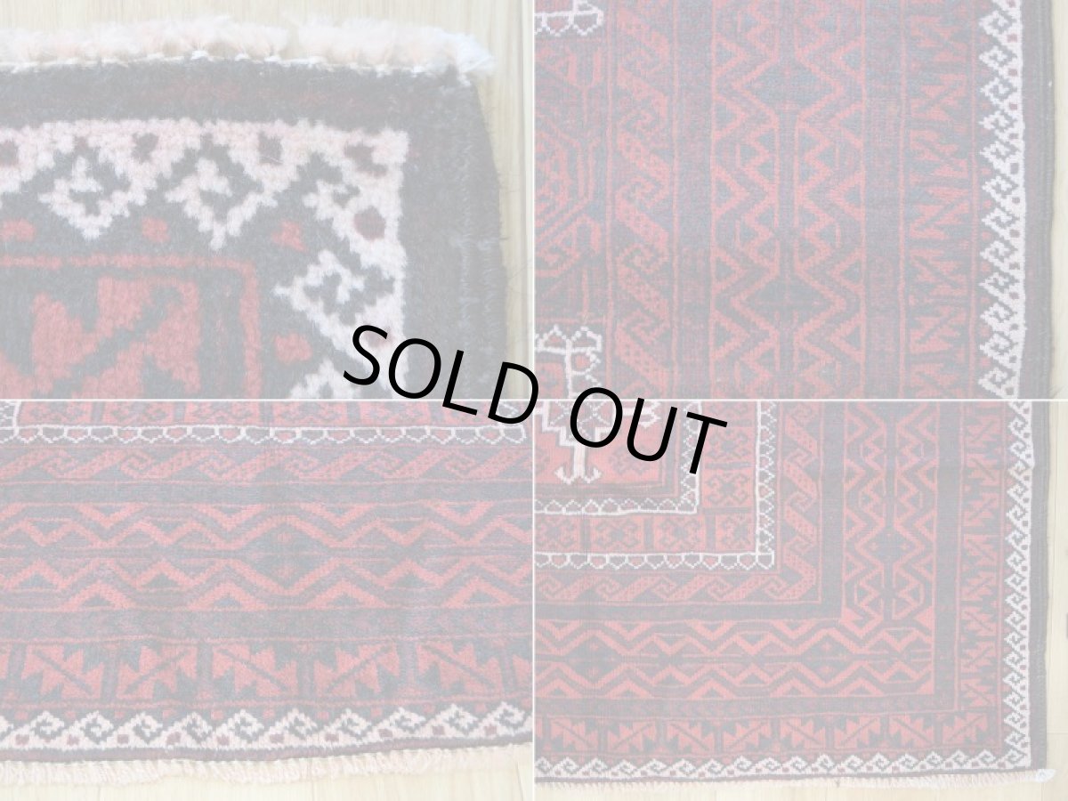 画像19: 中古品 ペルシャ 部族絨毯 バルーチ 縦2.1m 横1.1m 2.3㎡ 〜3帖 リビング ダイニング 2〜3人掛けソファ センターテーブル サイズ 210 x 107 cm No.Z175 天然 ウール 手織り トライバル ラグ 敷物 マット カーペット 幾何学模様 ヴィンテージ ビンテージ  c-z175-210107h57-001 (19)