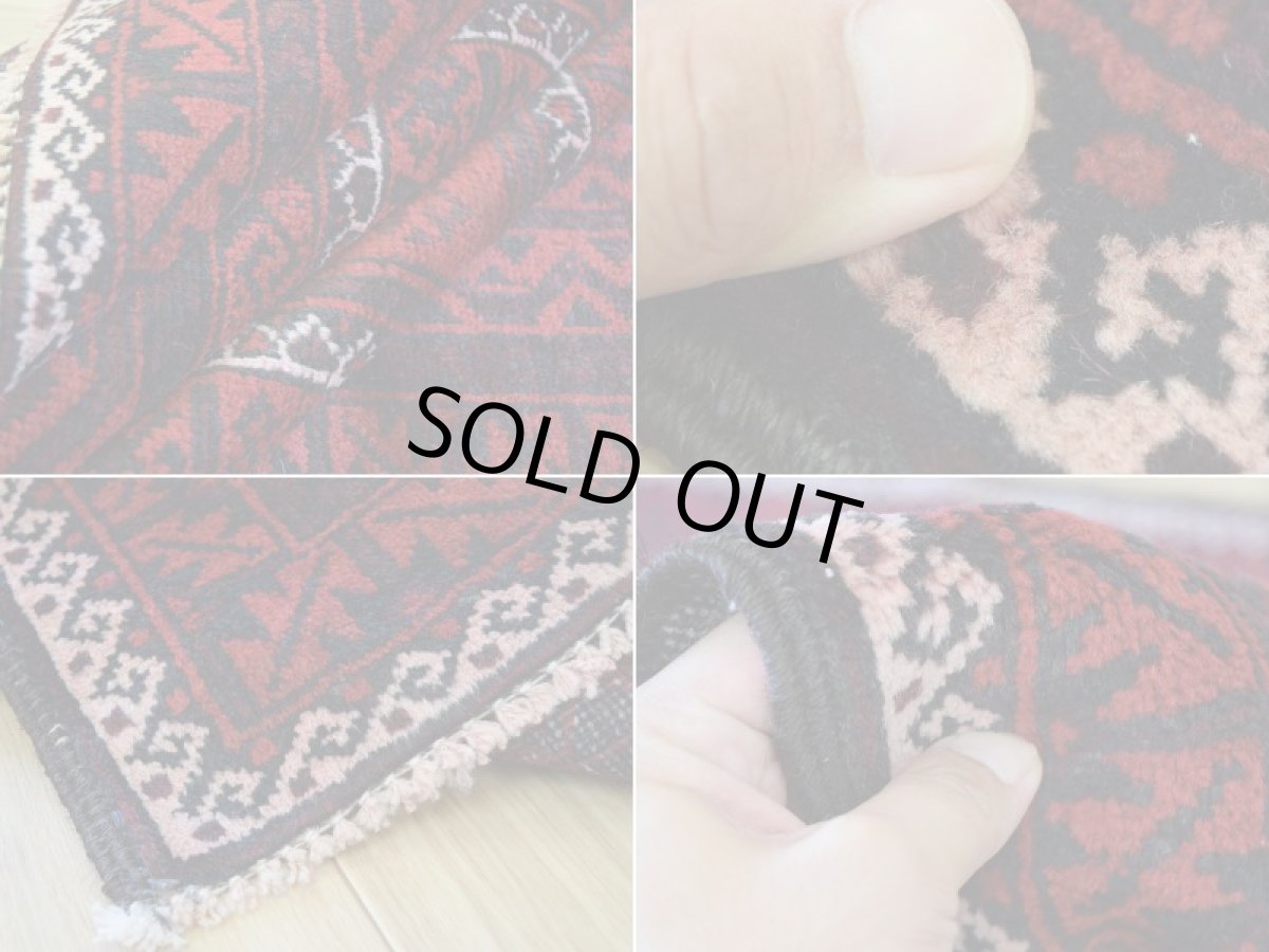 画像18: 中古品 ペルシャ 部族絨毯 バルーチ 縦2.1m 横1.1m 2.3㎡ 〜3帖 リビング ダイニング 2〜3人掛けソファ センターテーブル サイズ 210 x 107 cm No.Z175 天然 ウール 手織り トライバル ラグ 敷物 マット カーペット 幾何学模様 ヴィンテージ ビンテージ  c-z175-210107h57-001 (18)