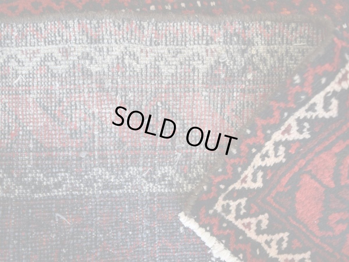 画像16: 中古品 ペルシャ 部族絨毯 バルーチ 縦2.2m 横1.2m 2.5㎡ 〜3帖 リビング ダイニング 2〜3人掛けソファ センターテーブル サイズ 215 x 115 cm No.Z176 天然 ウール 手織り トライバル ラグ 敷物 マット カーペット 幾何学模様 ヴィンテージ ビンテージ  c-z176-215115h57-001 (16)