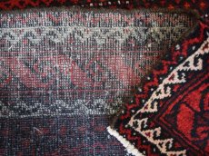 画像16: 中古品 ペルシャ 部族絨毯 バルーチ 縦2.2m 横1.2m 2.5㎡ 〜3帖 リビング ダイニング 2〜3人掛けソファ センターテーブル サイズ 215 x 115 cm No.Z176 天然 ウール 手織り トライバル ラグ 敷物 マット カーペット 幾何学模様 ヴィンテージ ビンテージ  c-z176-215115h57-001 (16)