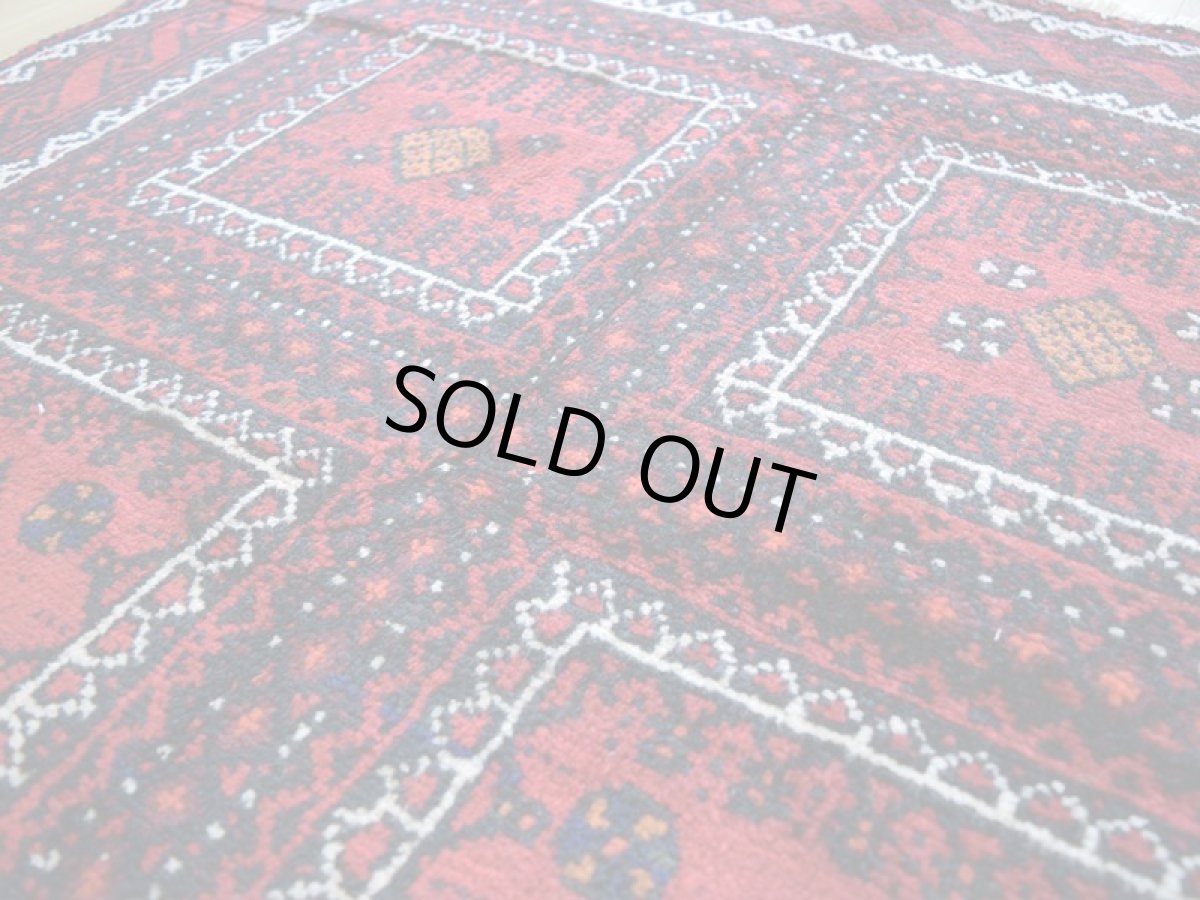 画像10: 中古品 ペルシャ 部族絨毯 バルーチ 縦2.2m 横1.2m 2.5㎡ 〜3帖 リビング ダイニング 2〜3人掛けソファ センターテーブル サイズ 215 x 115 cm No.Z176 天然 ウール 手織り トライバル ラグ 敷物 マット カーペット 幾何学模様 ヴィンテージ ビンテージ  c-z176-215115h57-001 (10)