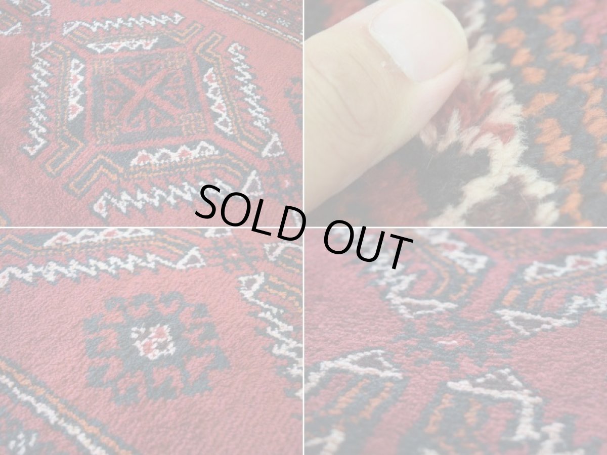 画像17: 中古品 ペルシャ 部族絨毯 バルーチ 縦2m 横1.2m 2.4㎡ 〜3帖 リビング ダイニング 2〜3人掛けソファ センターテーブル サイズ 195 x 120 cm No.Z135 天然 ウール 手織り トライバル ラグ 敷物 マット カーペット 幾何学模様 ヴィンテージ ビンテージ  c-z135-195120h57-001 (17)