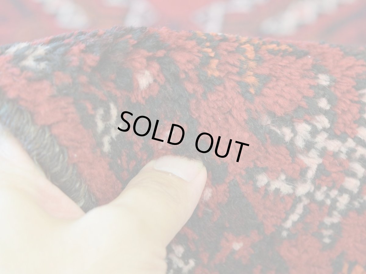 画像14: 中古品 ペルシャ 部族絨毯 バルーチ 縦2m 横1.2m 2.4㎡ 〜3帖 リビング ダイニング 2〜3人掛けソファ センターテーブル サイズ 195 x 120 cm No.Z135 天然 ウール 手織り トライバル ラグ 敷物 マット カーペット 幾何学模様 ヴィンテージ ビンテージ  c-z135-195120h57-001 (14)