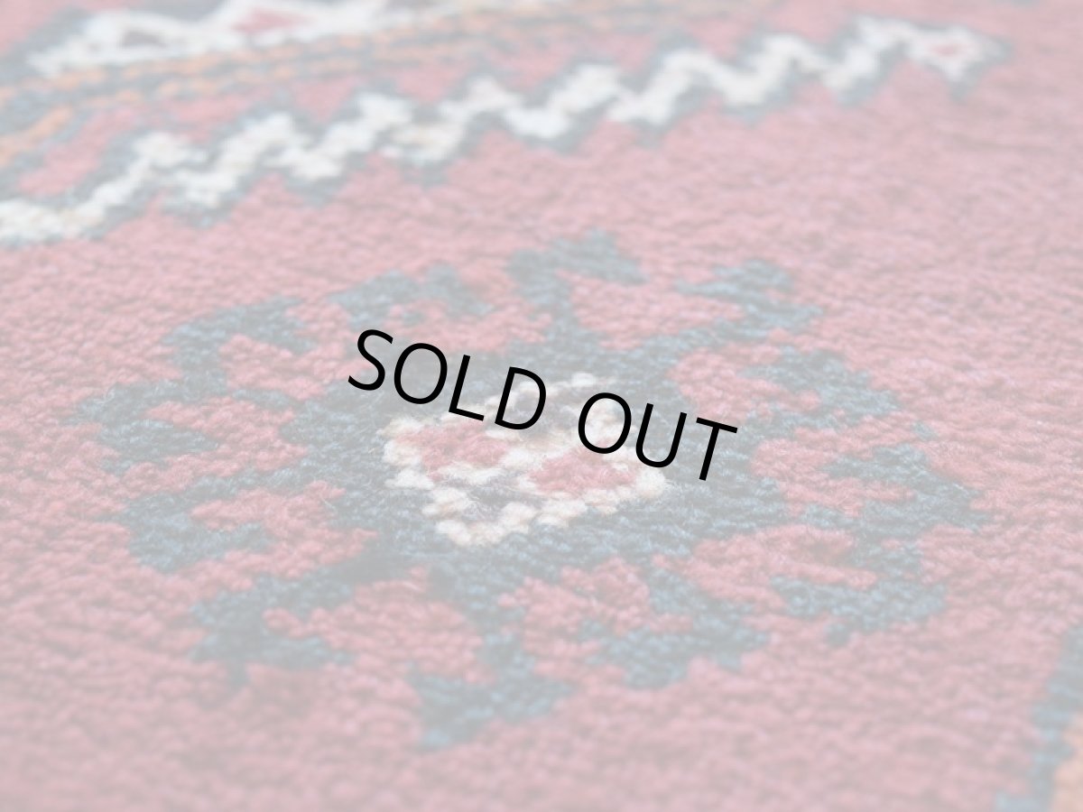 画像11: 中古品 ペルシャ 部族絨毯 バルーチ 縦2m 横1.2m 2.4㎡ 〜3帖 リビング ダイニング 2〜3人掛けソファ センターテーブル サイズ 195 x 120 cm No.Z135 天然 ウール 手織り トライバル ラグ 敷物 マット カーペット 幾何学模様 ヴィンテージ ビンテージ  c-z135-195120h57-001 (11)