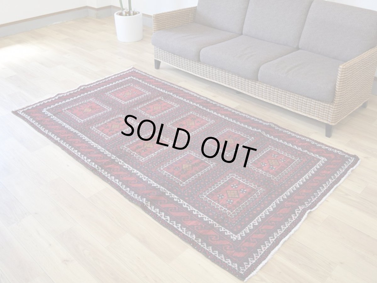 画像2: 中古品 ペルシャ 部族絨毯 バルーチ 縦2.2m 横1.2m 2.5㎡ 〜3帖 リビング ダイニング 2〜3人掛けソファ センターテーブル サイズ 215 x 115 cm No.Z176 天然 ウール 手織り トライバル ラグ 敷物 マット カーペット 幾何学模様 ヴィンテージ ビンテージ  c-z176-215115h57-001 (2)