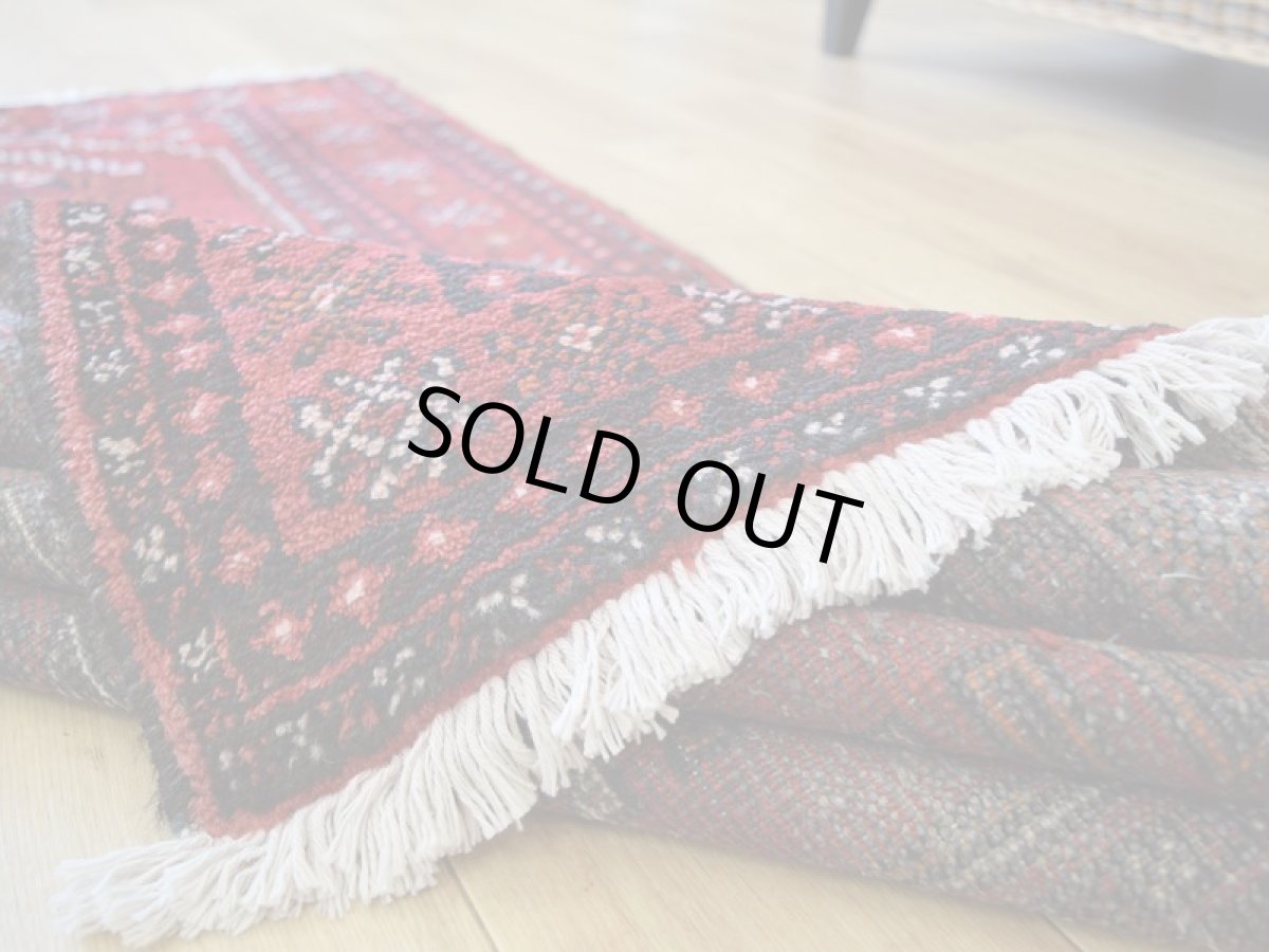 画像15: 中古品 ペルシャ 部族絨毯 バルーチ 縦2m 横1.2m 2.4㎡ 〜3帖 リビング ダイニング 2〜3人掛けソファ センターテーブル サイズ 195 x 120 cm No.Z135 天然 ウール 手織り トライバル ラグ 敷物 マット カーペット 幾何学模様 ヴィンテージ ビンテージ  c-z135-195120h57-001 (15)