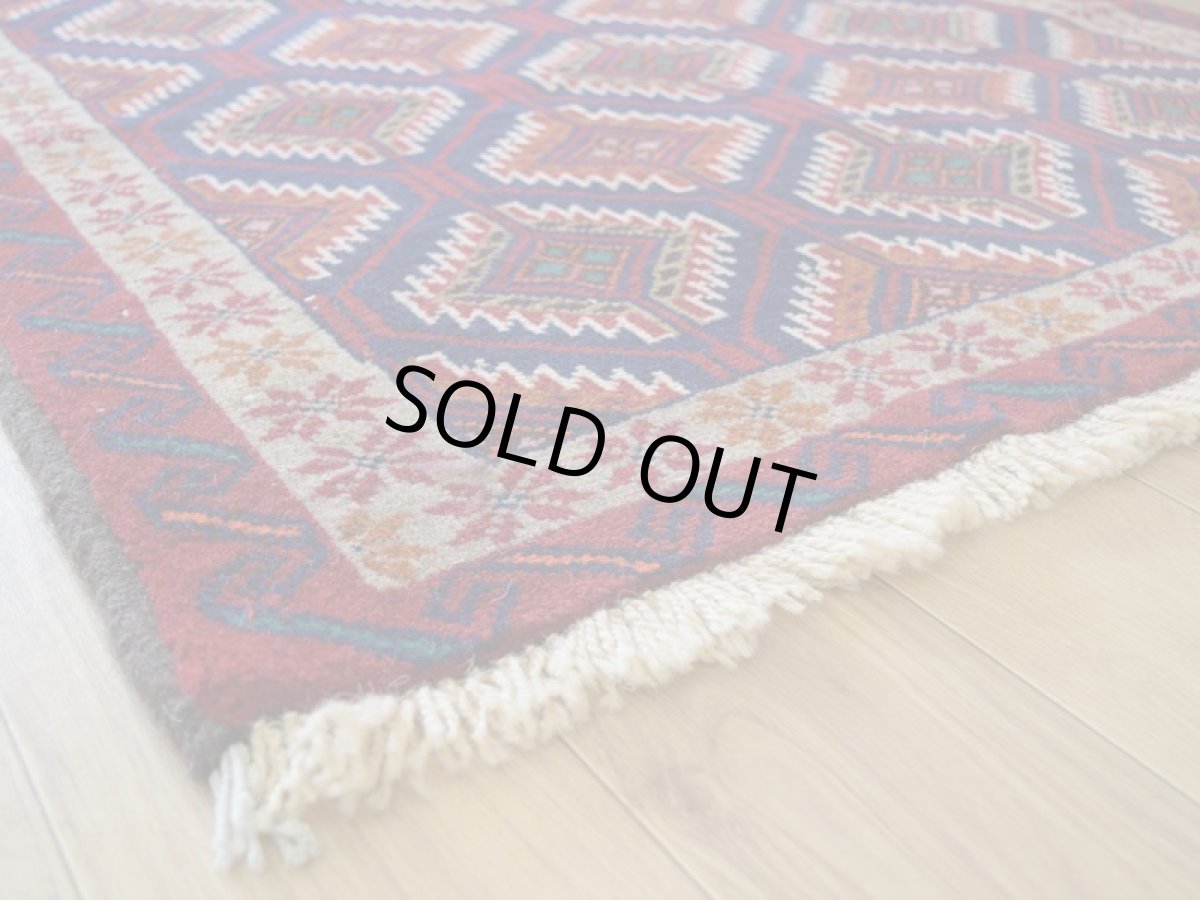 画像12: 新品 ペルシャ 部族絨毯 バルーチ 縦2m 横1.1m 2.2㎡ 〜3帖 リビング ダイニング 2〜3人掛けソファ センターテーブル サイズ 195 x 105 cm No.H13 天然 ウール 手織り トライバル ラグ 敷物 マット カーペット 幾何学模様  ネイビー n-H13-195105h003-004 (12)