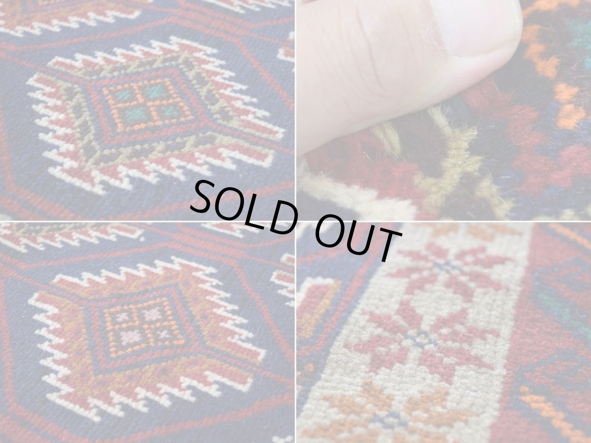 画像18: 新品 ペルシャ 部族絨毯 バルーチ 縦2m 横1.1m 2.2㎡ 〜3帖 リビング ダイニング 2〜3人掛けソファ センターテーブル サイズ 195 x 105 cm No.H13 天然 ウール 手織り トライバル ラグ 敷物 マット カーペット 幾何学模様  ネイビー n-H13-195105h003-004 (18)