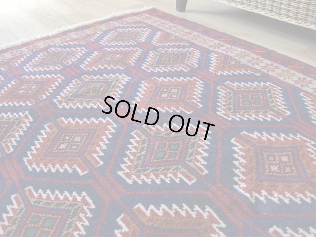 画像10: 新品 ペルシャ 部族絨毯 バルーチ 縦2m 横1.1m 2.2㎡ 〜3帖 リビング ダイニング 2〜3人掛けソファ センターテーブル サイズ 195 x 105 cm No.H13 天然 ウール 手織り トライバル ラグ 敷物 マット カーペット 幾何学模様  ネイビー n-H13-195105h003-004 (10)