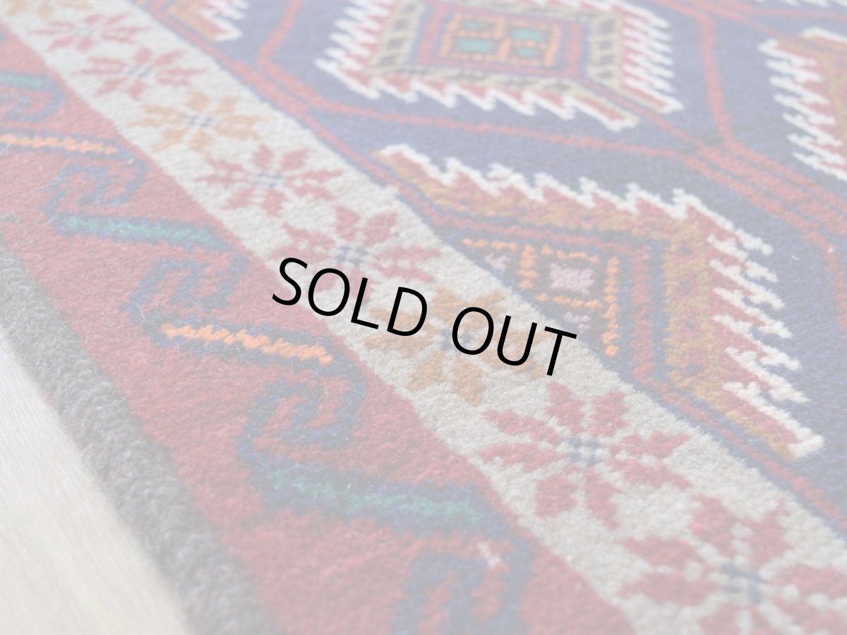 画像14: 新品 ペルシャ 部族絨毯 バルーチ 縦2m 横1.1m 2.2㎡ 〜3帖 リビング ダイニング 2〜3人掛けソファ センターテーブル サイズ 195 x 105 cm No.H13 天然 ウール 手織り トライバル ラグ 敷物 マット カーペット 幾何学模様  ネイビー n-H13-195105h003-004 (14)