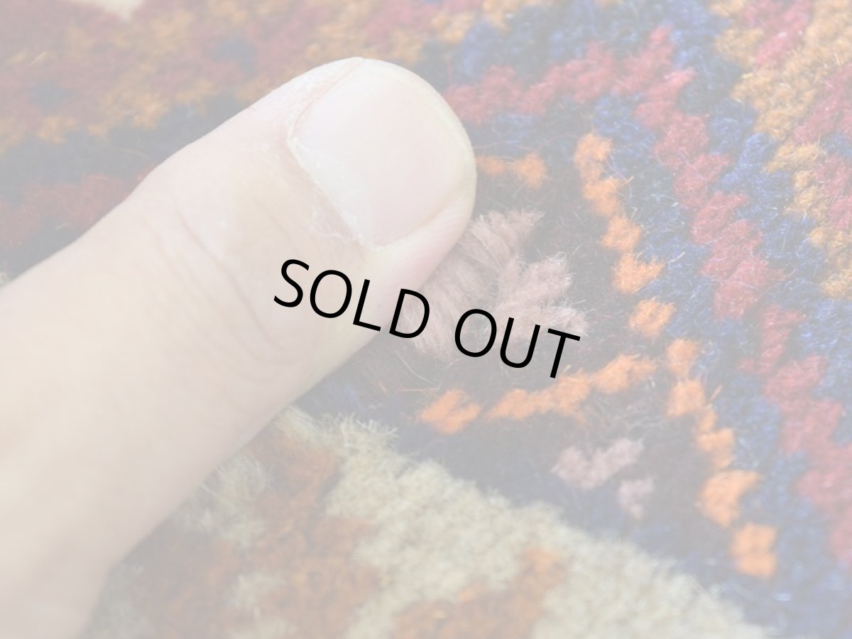 画像13: 新品 ペルシャ 部族絨毯 バルーチ 縦2m 横1.1m 2.2㎡ 〜3帖 リビング ダイニング 2〜3人掛けソファ センターテーブル サイズ 195 x 105 cm No.H13 天然 ウール 手織り トライバル ラグ 敷物 マット カーペット 幾何学模様  ネイビー n-H13-195105h003-004 (13)