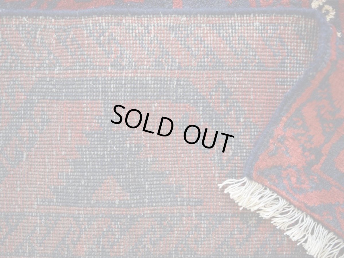 画像15: 良品 ペルシャ 部族絨毯 バルーチ 縦2.7m 横1.3m 3.5㎡ 3帖程度 リビング ダイニング 3人掛けソファ サイズ 266 x 130 cm No.z190 天然 ウール 手織り トライバル ラグ 敷物 マット カーペット 幾何学模様 ヴィンテージ ビンテージ  赤 ネイビー b-z190-266130h57-001 (15)