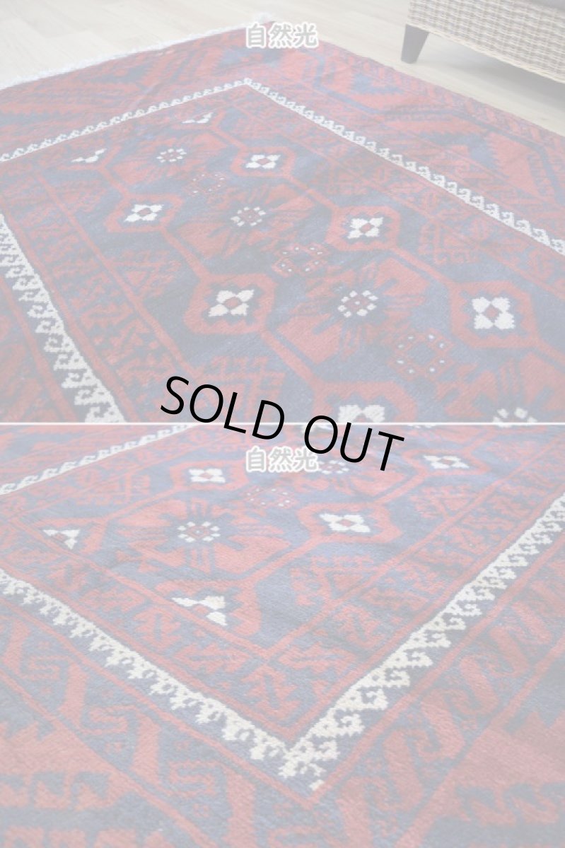 画像7: 良品 ペルシャ 部族絨毯 バルーチ 縦2.7m 横1.3m 3.5㎡ 3帖程度 リビング ダイニング 3人掛けソファ サイズ 266 x 130 cm No.z190 天然 ウール 手織り トライバル ラグ 敷物 マット カーペット 幾何学模様 ヴィンテージ ビンテージ  赤 ネイビー b-z190-266130h57-001 (7)