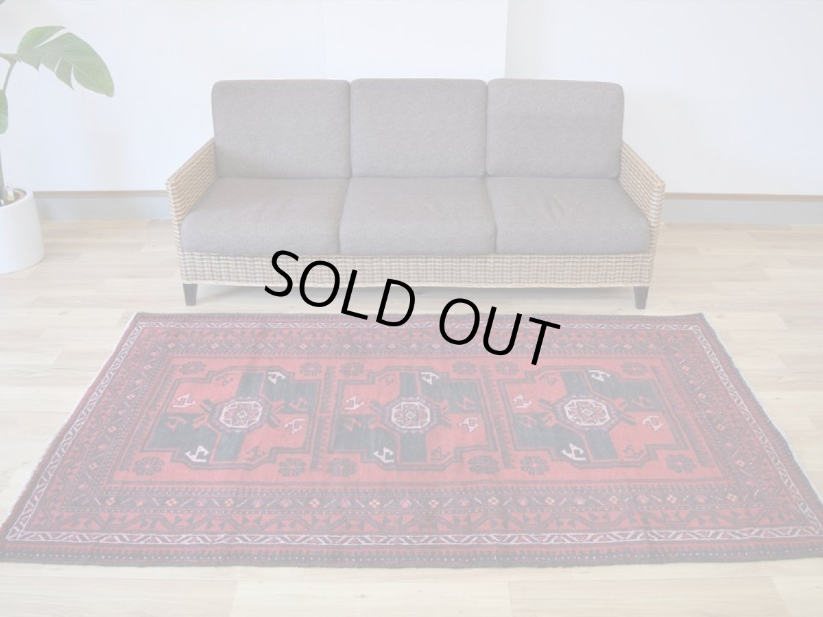 画像1: 中古品 ペルシャ 部族絨毯 バルーチ 縦2.2m 横1.2m 2.6㎡ 〜3帖 リビング ダイニング 2〜3人掛けソファ センターテーブル サイズ 213 x 120 cm No.Z153 天然 ウール 手織り トライバル ラグ 敷物 マット カーペット 幾何学模様 ヴィンテージ ビンテージ c-z153-213120h57-001 (1)