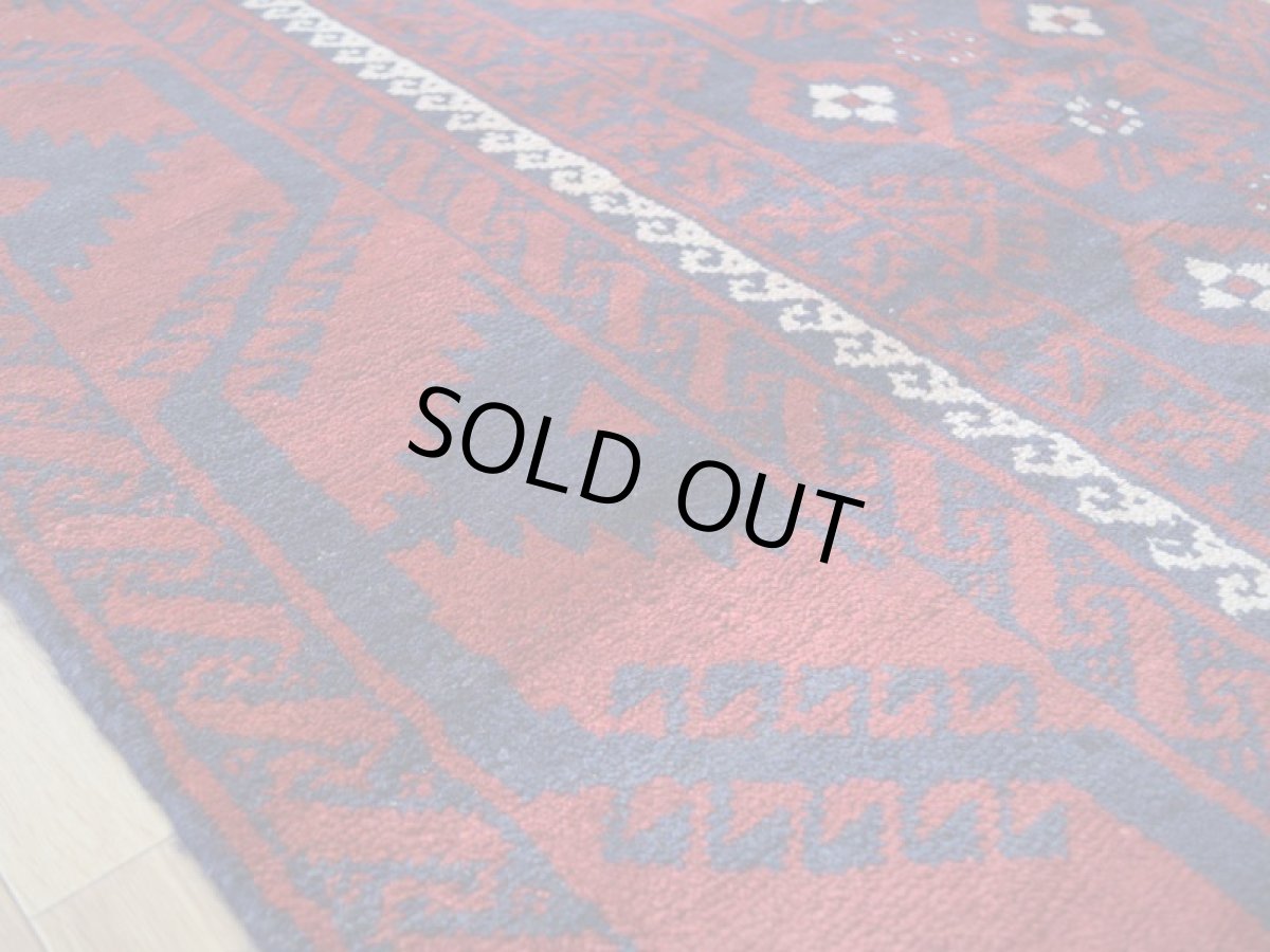 画像12: 良品 ペルシャ 部族絨毯 バルーチ 縦2.7m 横1.3m 3.5㎡ 3帖程度 リビング ダイニング 3人掛けソファ サイズ 266 x 130 cm No.z190 天然 ウール 手織り トライバル ラグ 敷物 マット カーペット 幾何学模様 ヴィンテージ ビンテージ  赤 ネイビー b-z190-266130h57-001 (12)