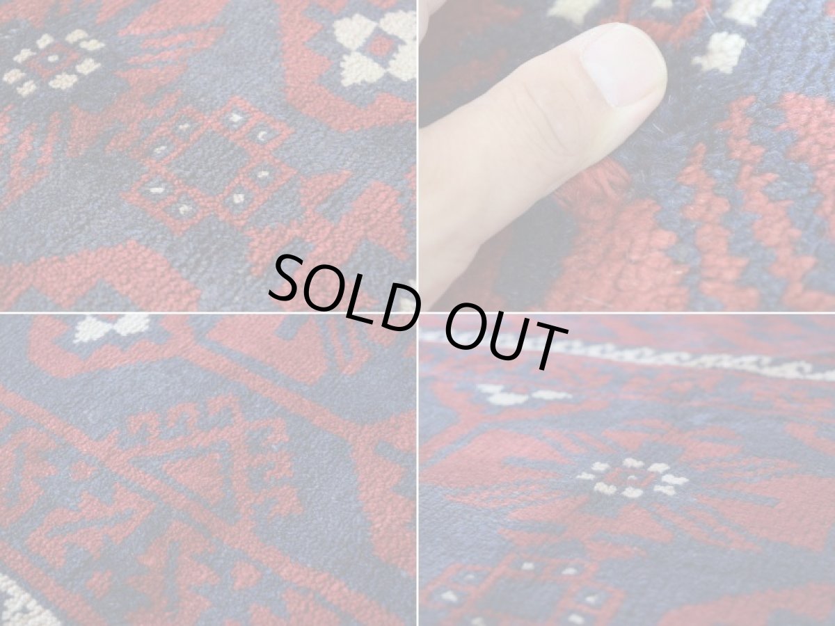 画像17: 良品 ペルシャ 部族絨毯 バルーチ 縦2.7m 横1.3m 3.5㎡ 3帖程度 リビング ダイニング 3人掛けソファ サイズ 266 x 130 cm No.z190 天然 ウール 手織り トライバル ラグ 敷物 マット カーペット 幾何学模様 ヴィンテージ ビンテージ  赤 ネイビー b-z190-266130h57-001 (17)