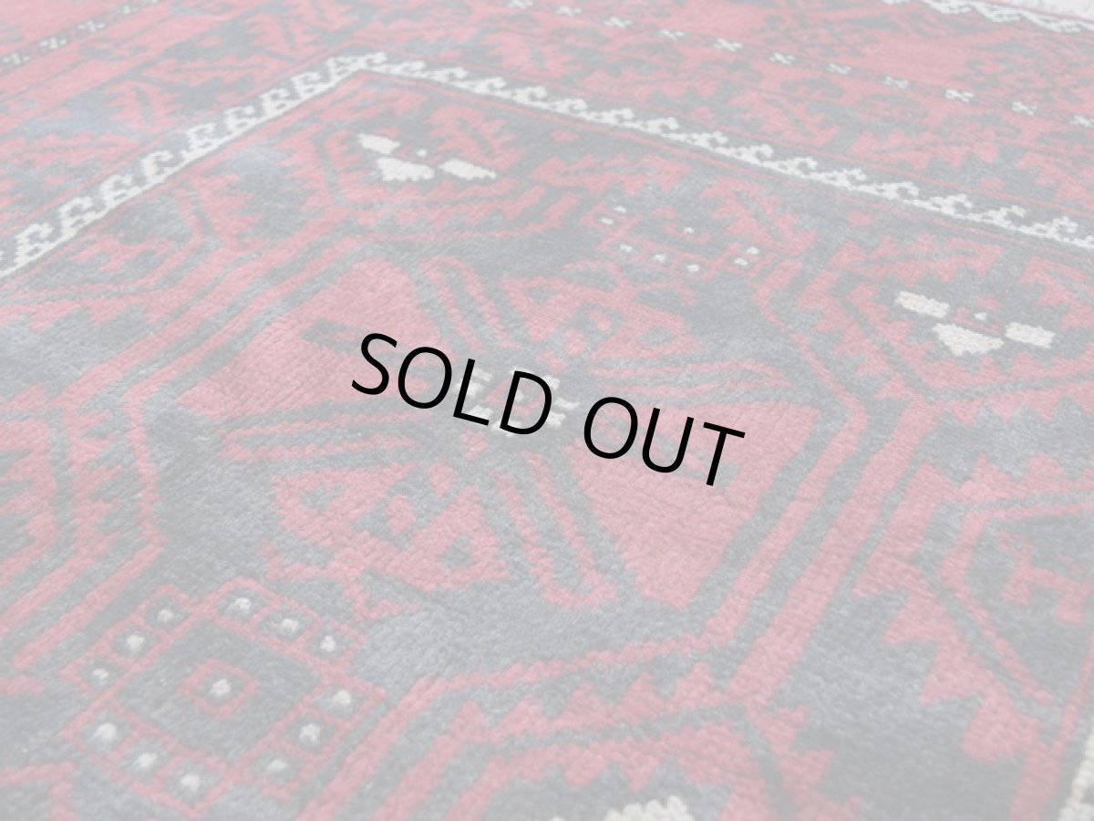 画像10: 良品 ペルシャ 部族絨毯 バルーチ 縦3m 横1.5m 4.5㎡ 〜6帖程度 リビング ダイニング 3人掛けソファ サイズ 300 x 150 cm No.z169 天然 ウール 手織り トライバル ラグ 敷物 マット カーペット 幾何学模様 ヴィンテージ ビンテージ  赤 黒 b-z169-300150h57-001 (10)