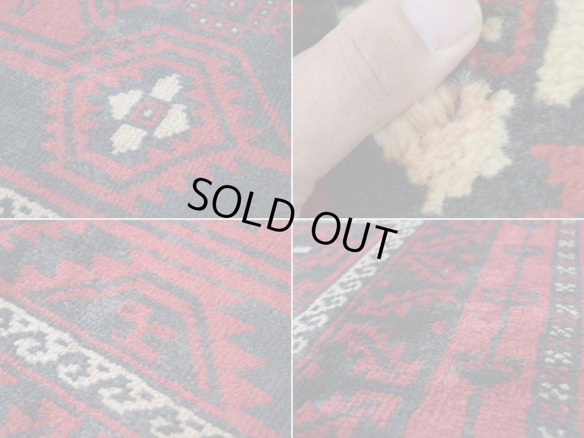 画像17: 良品 ペルシャ 部族絨毯 バルーチ 縦3m 横1.5m 4.5㎡ 〜6帖程度 リビング ダイニング 3人掛けソファ サイズ 300 x 150 cm No.z169 天然 ウール 手織り トライバル ラグ 敷物 マット カーペット 幾何学模様 ヴィンテージ ビンテージ  赤 黒 b-z169-300150h57-001 (17)