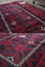 画像7: 良品 ペルシャ 部族絨毯 バルーチ 縦3m 横1.5m 4.5㎡ 〜6帖程度 リビング ダイニング 3人掛けソファ サイズ 300 x 150 cm No.z169 天然 ウール 手織り トライバル ラグ 敷物 マット カーペット 幾何学模様 ヴィンテージ ビンテージ  赤 黒 b-z169-300150h57-001 (7)