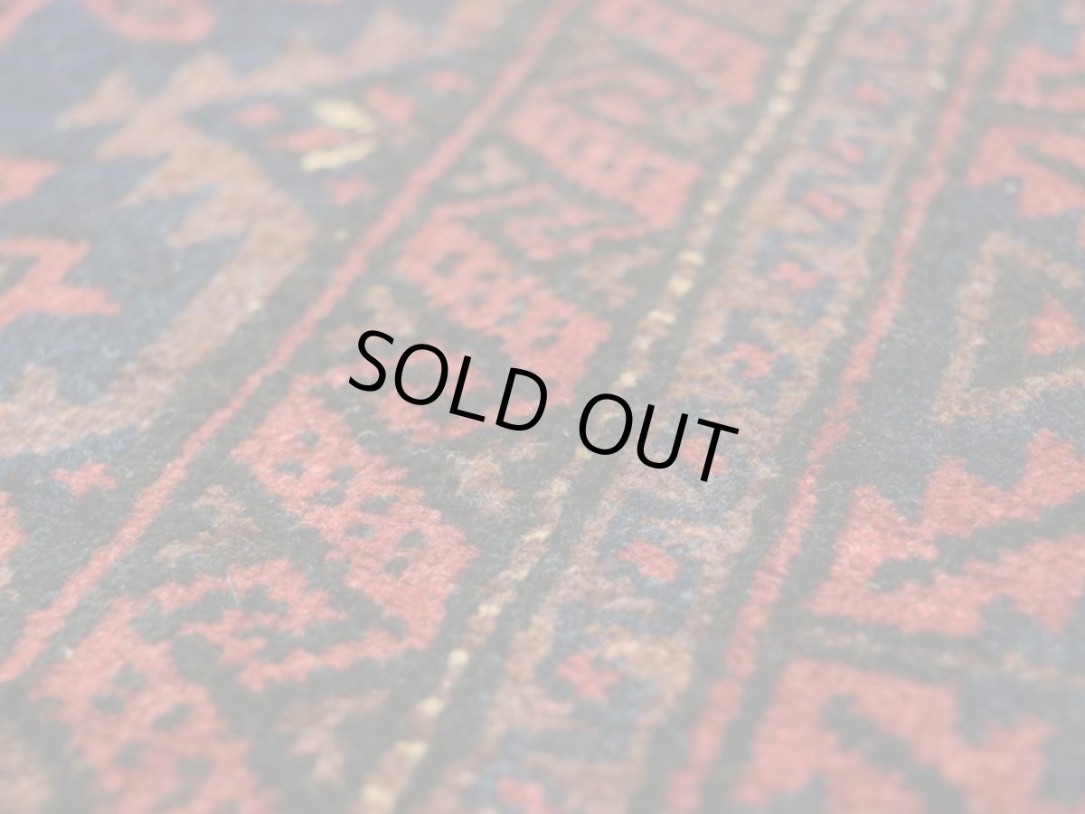 画像13: 良品 ペルシャ 部族絨毯 バルーチ 縦1.6m 横0.9m 1.5㎡ 〜1帖  1〜2人掛けソファ足元 センターテーブル サイズ 152 x 87 cm No.z177 天然 ウール 手織り トライバル ラグ 敷物 マット カーペット 幾何学模様 ヴィンテージ ビンテージ 茶 ブラウン 紺 ネイビー b-z177-15287h57-001 (13)