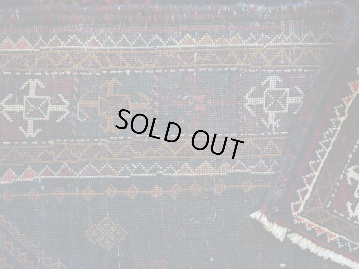 画像15: 良品 ペルシャ 部族絨毯 バルーチ 縦2.7m 横1.4m 3.5㎡ 3帖程度 リビング ダイニング 3人掛けソファ サイズ 262 x 132 cm No.z189 天然 ウール 手織り トライバル ラグ 敷物 マット カーペット 幾何学模様 ヴィンテージ ビンテージ  黒 ブラック 茶 ブラウン b-z189-262132h57-001 (15)