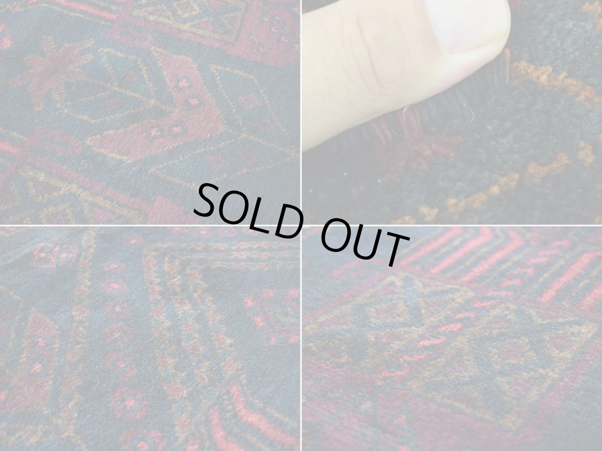 画像17: 良品 ペルシャ 部族絨毯 バルーチ 縦2.7m 横1.4m 3.5㎡ 3帖程度 リビング ダイニング 3人掛けソファ サイズ 262 x 132 cm No.z189 天然 ウール 手織り トライバル ラグ 敷物 マット カーペット 幾何学模様 ヴィンテージ ビンテージ  黒 ブラック 茶 ブラウン b-z189-262132h57-001 (17)