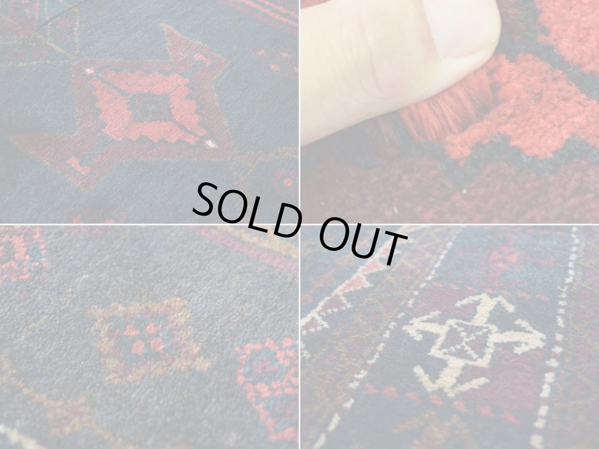 画像16: 良品 ペルシャ 部族絨毯 バルーチ 縦2.7m 横1.4m 3.5㎡ 3帖程度 リビング ダイニング 3人掛けソファ サイズ 262 x 132 cm No.z189 天然 ウール 手織り トライバル ラグ 敷物 マット カーペット 幾何学模様 ヴィンテージ ビンテージ  黒 ブラック 茶 ブラウン b-z189-262132h57-001 (16)