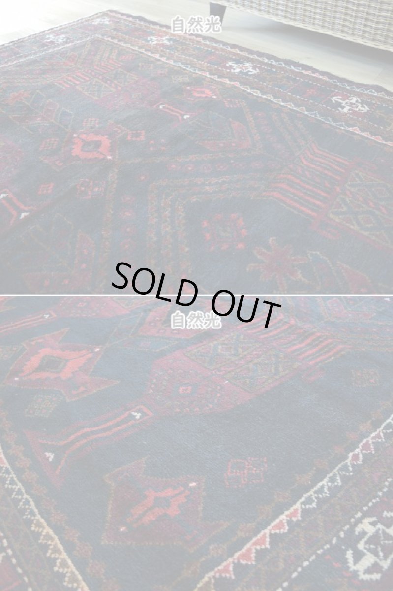 画像7: 良品 ペルシャ 部族絨毯 バルーチ 縦2.7m 横1.4m 3.5㎡ 3帖程度 リビング ダイニング 3人掛けソファ サイズ 262 x 132 cm No.z189 天然 ウール 手織り トライバル ラグ 敷物 マット カーペット 幾何学模様 ヴィンテージ ビンテージ  黒 ブラック 茶 ブラウン b-z189-262132h57-001 (7)