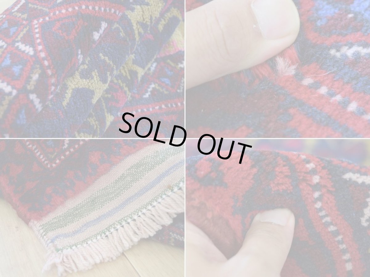 画像18: 良品 ペルシャ 部族絨毯 バルーチ 縦1.3m 横1m アクセントラグ 1〜2人掛けソファ足元 サイズ 128 x 92 cm No.z174 天然 ウール 手織り ハンドメイド トライバル ラグ 敷物 玄関 マット カーペット 幾何学 民族 柄 メヘラビ メヘラブ 模様 b-z174-12892h57-001 (18)