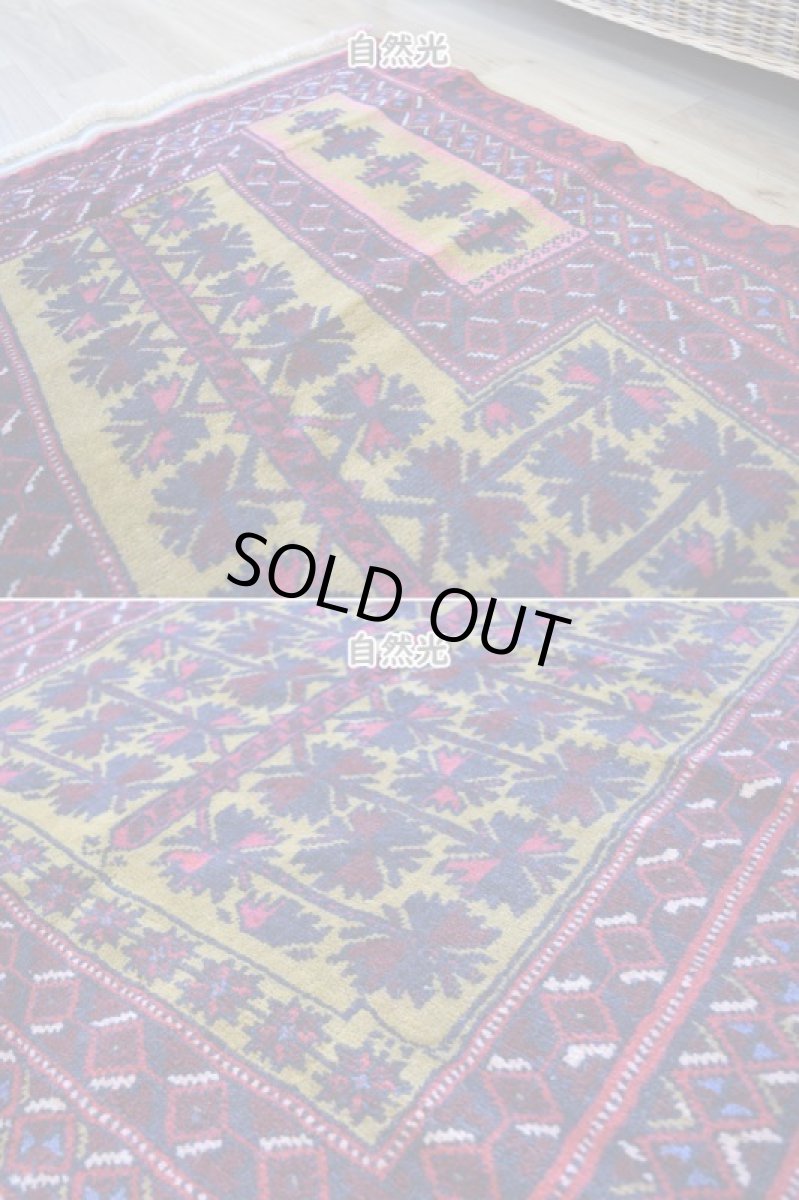 画像7: 良品 ペルシャ 部族絨毯 バルーチ 縦1.3m 横1m アクセントラグ 1〜2人掛けソファ足元 サイズ 128 x 92 cm No.z174 天然 ウール 手織り ハンドメイド トライバル ラグ 敷物 玄関 マット カーペット 幾何学 民族 柄 メヘラビ メヘラブ 模様 b-z174-12892h57-001 (7)