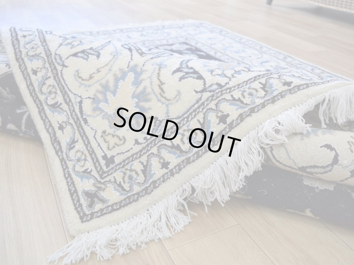 画像14: 新品 ペルシャ 絨毯 タバス 縦2m 横2m 4㎡ 〜3帖 センターテーブル 2人掛けソファ 正方形 スクエア サイズ 200 x 196 cm No.R462 ウール 手織り ラグ ハンドメイド カーペット 敷物 クラシック スタイル クリーム 生成り ダークネイビー nb-r462-200196h053-064 (14)