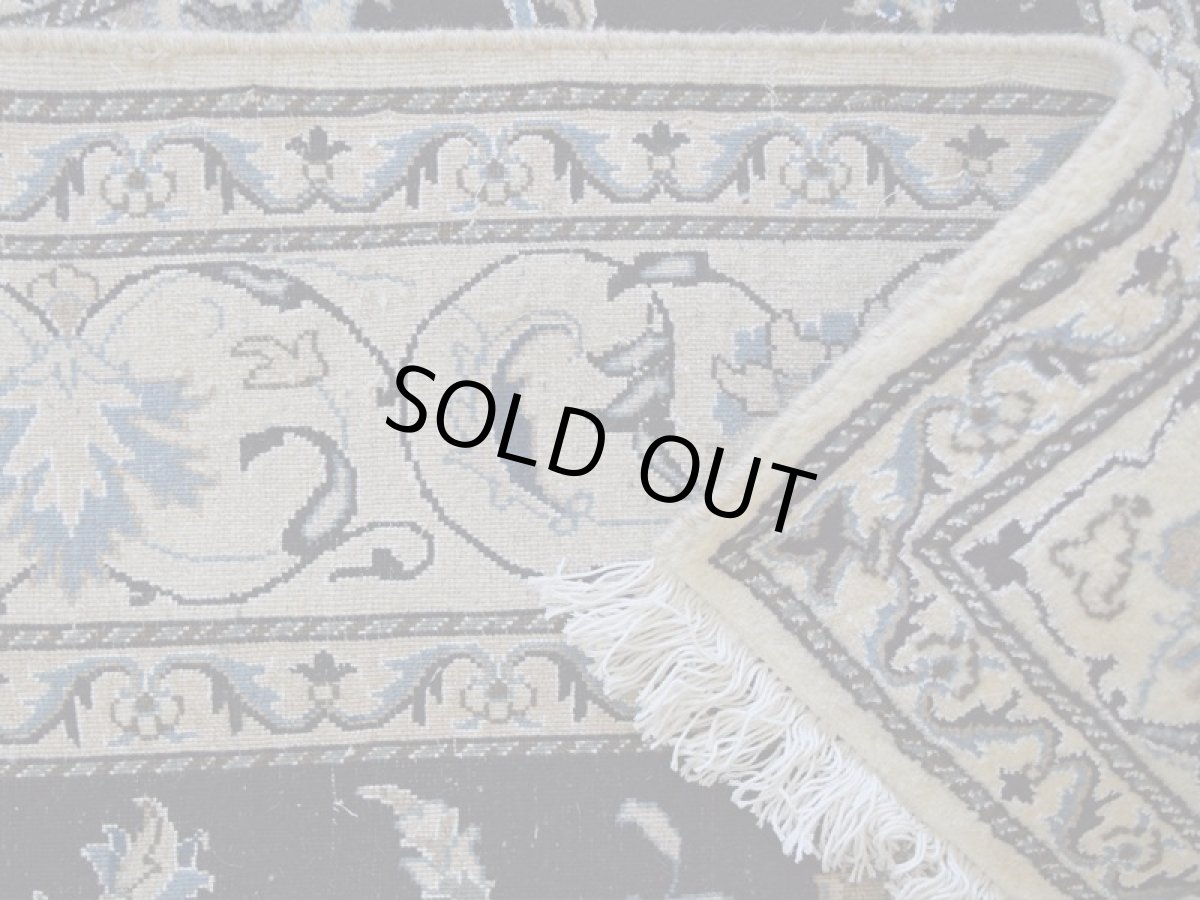 画像15: 新品 ペルシャ 絨毯 タバス 縦2m 横2m 4㎡ 〜3帖 センターテーブル 2人掛けソファ 正方形 スクエア サイズ 200 x 196 cm No.R462 ウール 手織り ラグ ハンドメイド カーペット 敷物 クラシック スタイル クリーム 生成り ダークネイビー nb-r462-200196h053-064 (15)