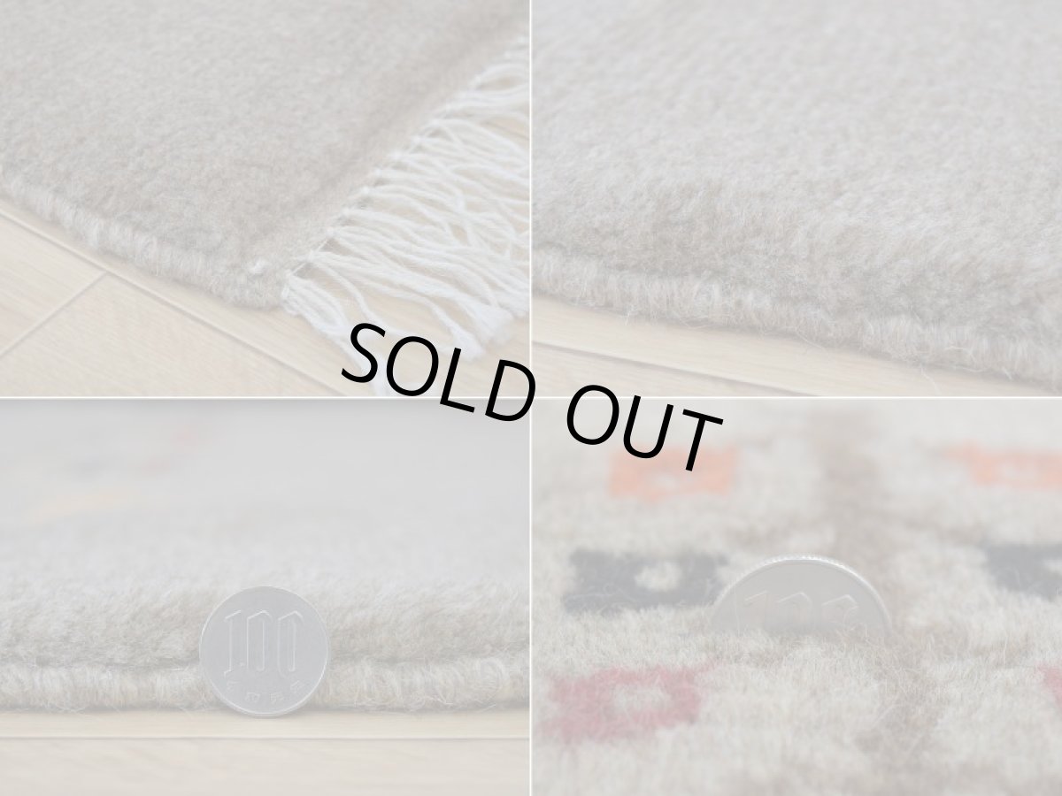 画像20: 新品 ペルシャ ギャッベ 縦2m 横1.5m 3㎡ 〜1帖 リビング ダイニング 2-3人掛けソファ サイズ 196 × 154 cm No.R445 肉厚 天然 ウール ギャベ 手織り ハンドメイド ラグ 絨毯 カーペット リビングダイニングルームやベッドサイドに ライトグレー ベージュ n-r445-196146h051-002 (20)