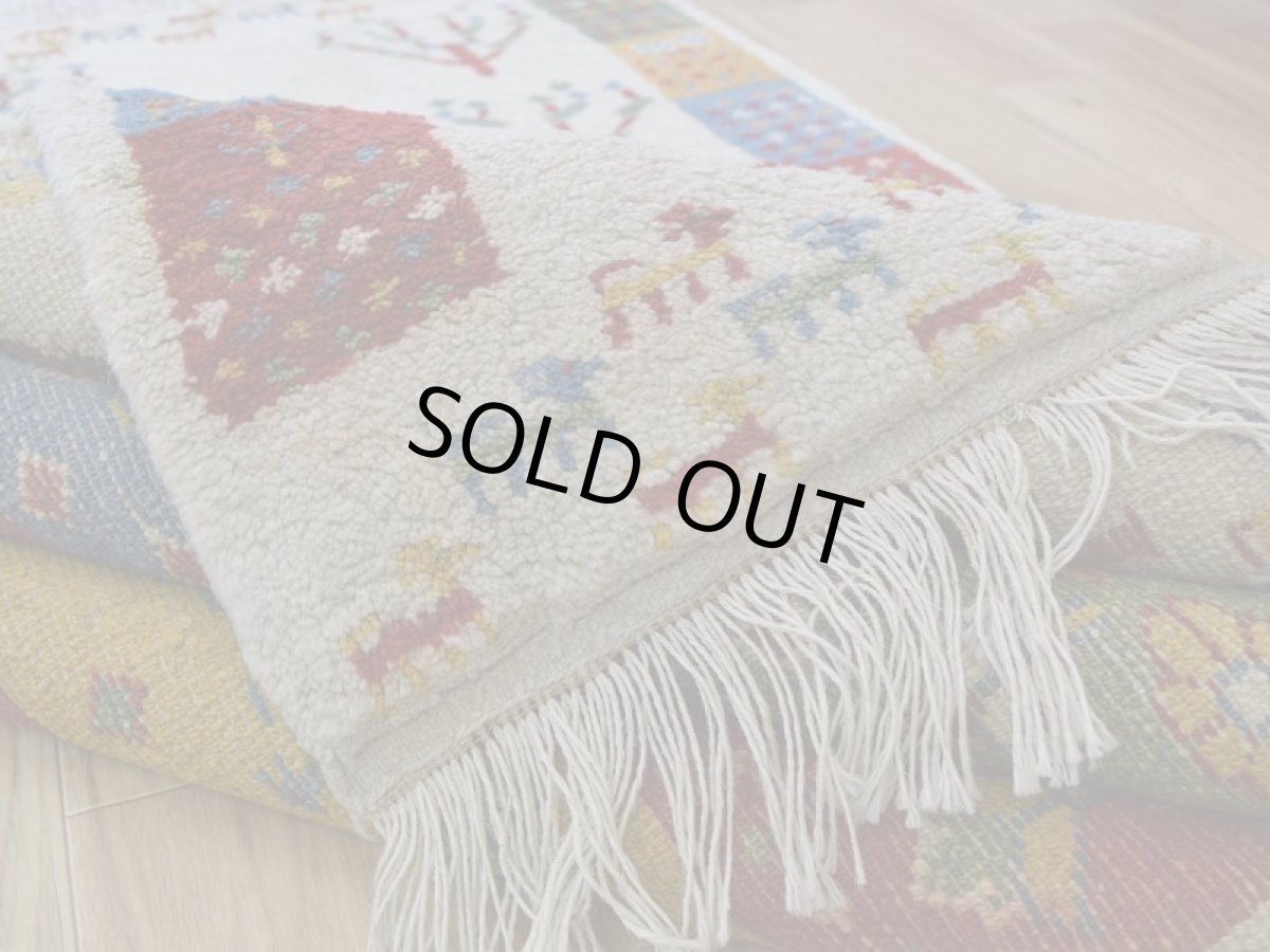 画像14: 新品 ペルシャ ギャッベ 縦2m 横1.5m 3㎡ リビング ダイニング 2-3人掛けソファ サイズ 195 × 150 cm No.R458 肉厚 天然 ウール ギャベ 手織り ハンドメイド ラグ 絨毯 カーペット リビングダイニングルームやベッドサイドに 生成り クリーム カラフル マルチカラー n-r458-195150h051-002 (14)