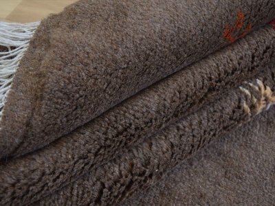 画像2: 新品 ペルシャ ギャッベ 縦2m 横1.5m 3㎡ リビング ダイニング 2-3人掛けソファ サイズ 200 × 151 cm No.R440 肉厚 天然 ウール ギャベ 手織り ハンドメイド ラグ 絨毯 カーペット リビングダイニングルームやベッドサイドに ブラウン 茶 n-r440-200151h051-002
