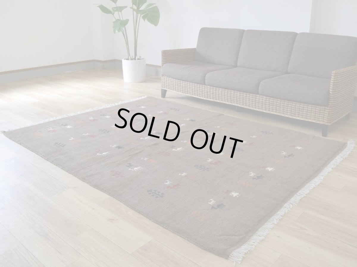 画像2: 新品 ペルシャ ギャッベ 縦2m 横1.5m 3㎡ リビング ダイニング 2-3人掛けソファ サイズ 200 × 151 cm No.R440 肉厚 天然 ウール ギャベ 手織り ハンドメイド ラグ 絨毯 カーペット リビングダイニングルームやベッドサイドに ブラウン 茶 n-r440-200151h051-002 (2)