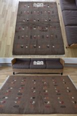 画像3: 新品 ペルシャ ギャッベ 縦2m 横1.5m 3㎡ リビング ダイニング 2-3人掛けソファ サイズ 200 × 151 cm No.R440 肉厚 天然 ウール ギャベ 手織り ハンドメイド ラグ 絨毯 カーペット リビングダイニングルームやベッドサイドに ブラウン 茶 n-r440-200151h051-002 (3)
