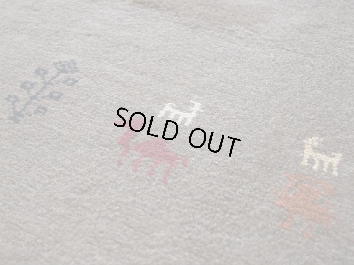 画像10: 新品 ペルシャ ギャッベ 縦2m 横1.5m 3㎡ リビング ダイニング 2-3人掛けソファ サイズ 200 × 151 cm No.R440 肉厚 天然 ウール ギャベ 手織り ハンドメイド ラグ 絨毯 カーペット リビングダイニングルームやベッドサイドに ブラウン 茶 n-r440-200151h051-002 (10)