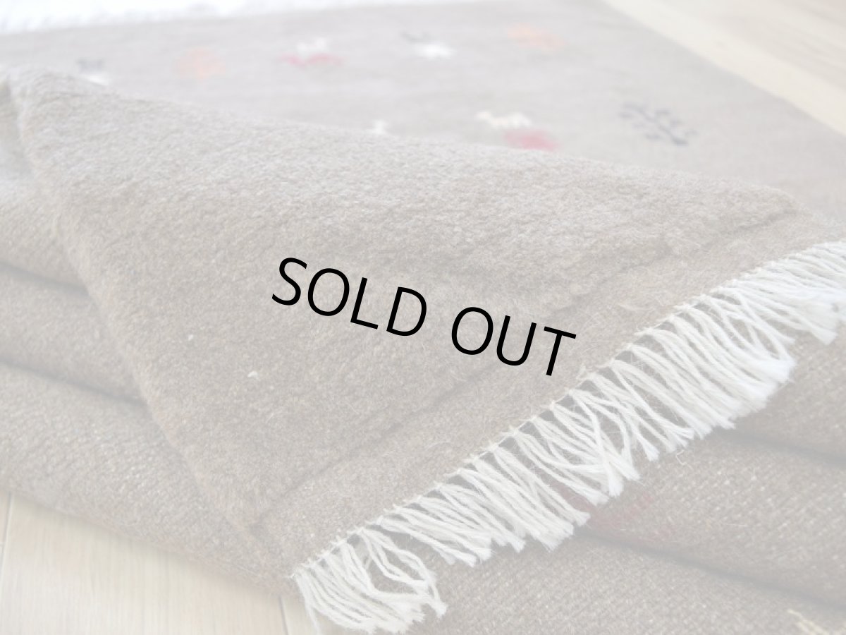 画像15: 新品 ペルシャ ギャッベ 縦2m 横1.5m 3㎡ リビング ダイニング 2-3人掛けソファ サイズ 200 × 151 cm No.R440 肉厚 天然 ウール ギャベ 手織り ハンドメイド ラグ 絨毯 カーペット リビングダイニングルームやベッドサイドに ブラウン 茶 n-r440-200151h051-002 (15)
