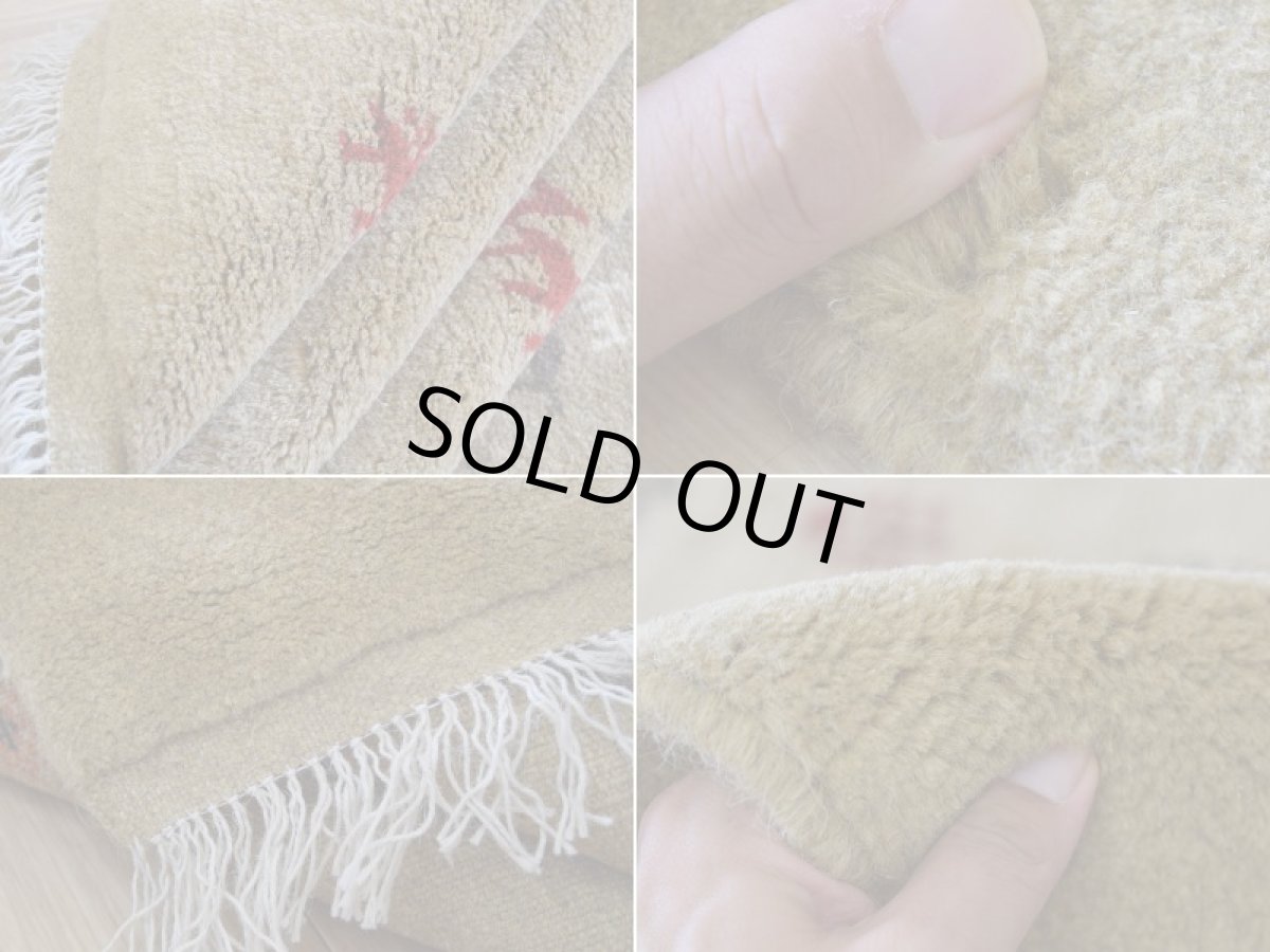 画像19: 新品 ペルシャ ギャッベ 縦2.5m 横1.5m 4㎡ 〜3帖 リビング ダイニング 2-3人掛けソファ サイズ 248 × 156 cm No.R416 肉厚 天然 ウール ギャベ 手織り ハンドメイド ラグ 絨毯 カーペット リビングダイニングルームやベッドサイドに イエロー シャンパンゴールド からし色 n-r416-248156h002-062 (19)