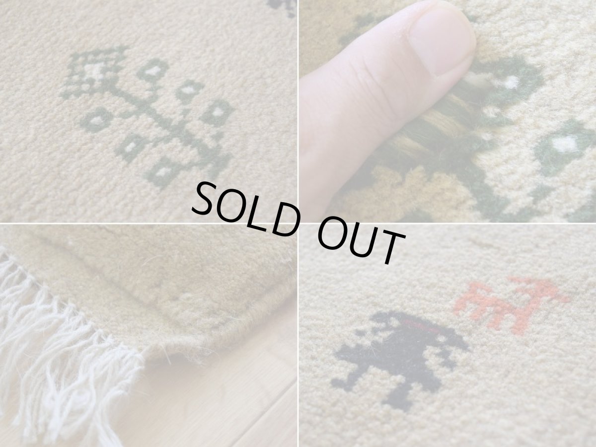 画像17: 新品 ペルシャ ギャッベ 縦2.5m 横1.5m 4㎡ 〜3帖 リビング ダイニング 2-3人掛けソファ サイズ 248 × 156 cm No.R416 肉厚 天然 ウール ギャベ 手織り ハンドメイド ラグ 絨毯 カーペット リビングダイニングルームやベッドサイドに イエロー シャンパンゴールド からし色 n-r416-248156h002-062 (17)