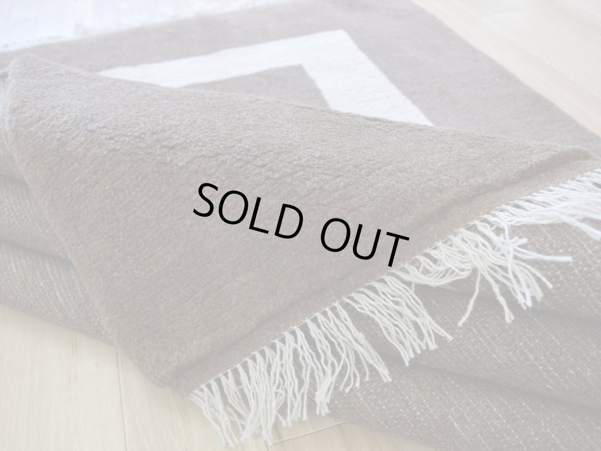 画像15: 新品 ペルシャ ギャッベ 縦2m 横1.6m 3㎡ 〜3帖 リビング ダイニング 2-3人掛けソファ サイズ 193 × 157 cm No.R419 肉厚 天然 ウール ギャベ 手織り ハンドメイド ラグ 絨毯 カーペット リビングダイニングルームやベッドサイドに チョコレートブラウン 生成り クリーム n-r419-196157h051-002 (15)