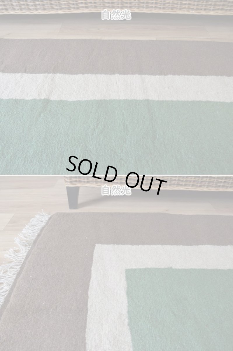 画像4: 新品 ペルシャ ギャッベ 縦2m 横1.6m 3㎡ 〜3帖 リビング ダイニング 2-3人掛けソファ サイズ 194 × 157 cm No.IR422 肉厚 天然 ウール ギャベ 手織り ハンドメイド ラグ 絨毯 カーペット リビングダイニングルームやベッドサイドに チョコレートブラウン グリーン 緑 生成り クリーム n-ir422-194157h051-002 (4)