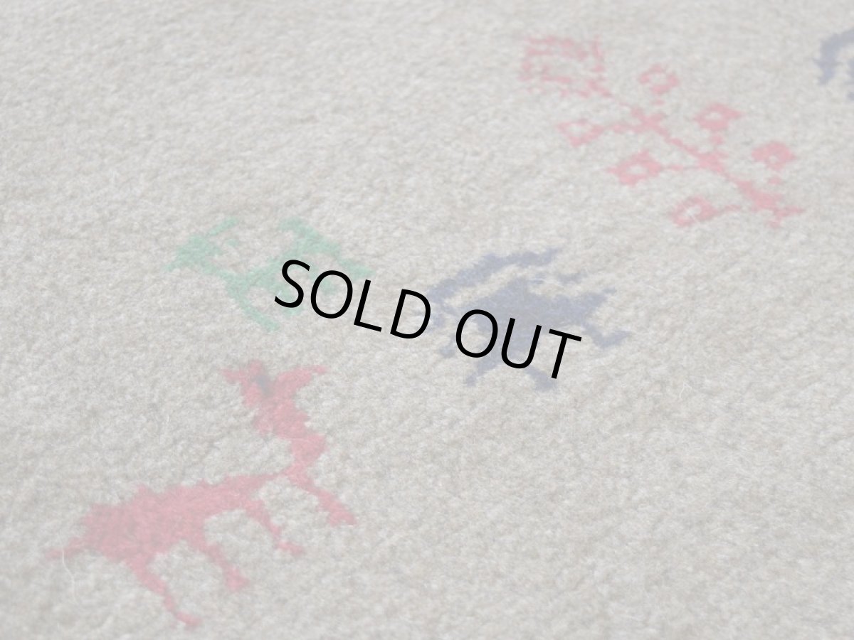 画像11: 新品 ペルシャ ギャッベ 縦2m 横1.6m 3㎡ 〜3帖 リビング ダイニング 2-3人掛けソファ サイズ 194 × 160 cm No.R399 肉厚 天然 ウール ギャベ 手織り ハンドメイド ラグ 絨毯 カーペット リビングダイニングルームやベッドサイドに ライトブラウン 茶 グレー n-r399-194160h051-002 (11)